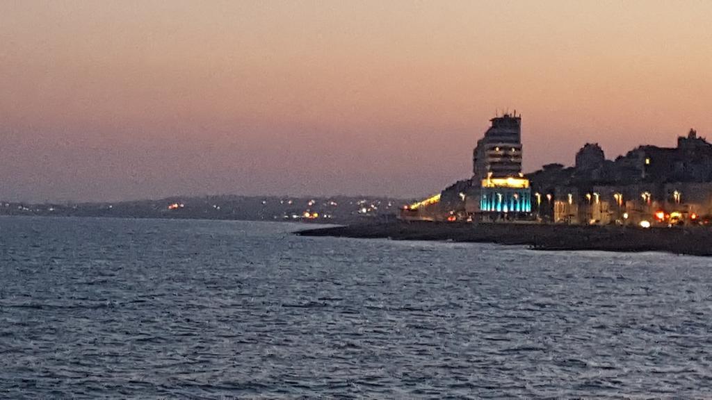 哈斯丁Sunset住宿加早餐旅馆 外观 照片